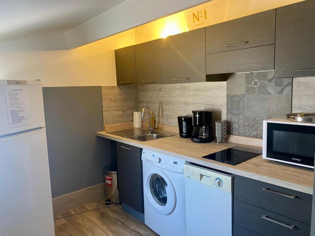 Residence Antonia Appartements Avec Piscine Commune - Centre Ville Calvi Calvi  Ngoại thất bức ảnh